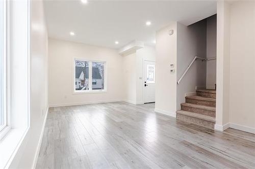 957 Ashburn St, Winnipeg, MB 