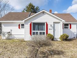 7 D'ell Road  North Kentville, NS B4N 2Y2