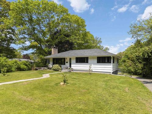 51 Albert Street  Bridgewater, NS B4V 1G7