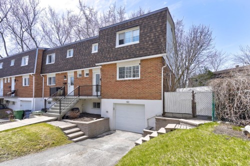 725Z Tsse Jacques-Léonard  Montréal (Rivière-Des-Prairies/Pointe-Aux-Trembles), QC H1A 3K4