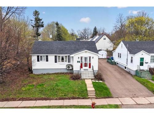 64 Connaught Ave, Moncton, NB 