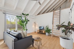 Salon - 