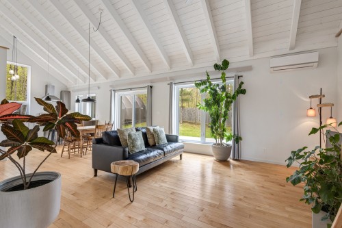 Living Room - 2648 Rue De Champlain, Dunham, QC - Indoor