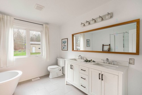 Bathroom - 147 Ch. Denis, Cantley, QC - Indoor Photo Showing Bathroom