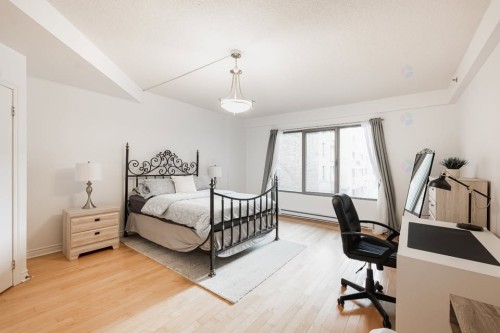 Master Bedroom - 204-1455 Rue Towers, Montréal (Ville-Marie), QC - Indoor Photo Showing Bedroom