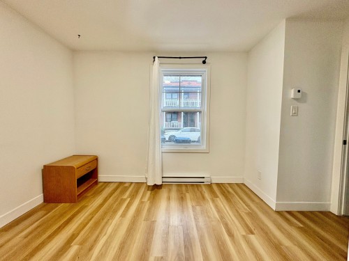 Master Bedroom - 101-227 Rue St-Jacques, Saint-Jean-Sur-Richelieu, QC - Indoor Photo Showing Other Room