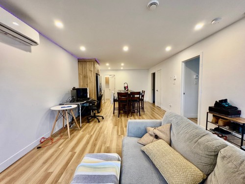Living Room - 101-227 Rue St-Jacques, Saint-Jean-Sur-Richelieu, QC - Indoor