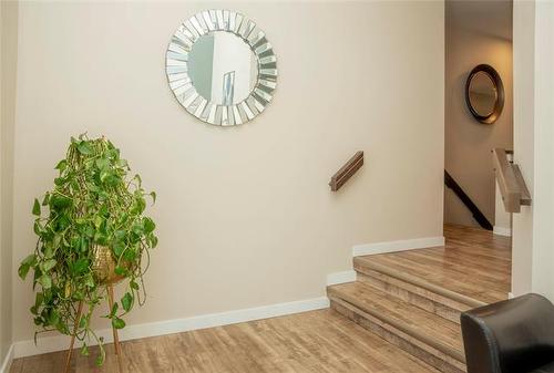 77 Kestrel Way, Winnipeg, MB 