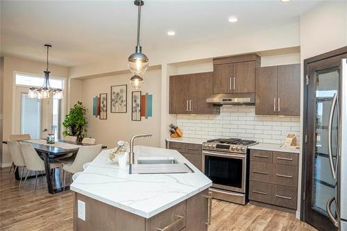 77 Kestrel Way, Winnipeg, MB 