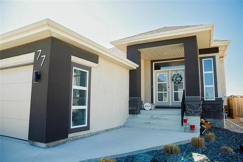 77 Kestrel Way, Winnipeg, MB 