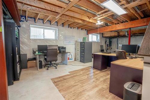 77 Kestrel Way, Winnipeg, MB 