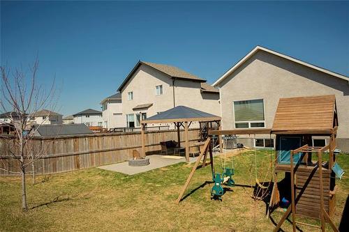 77 Kestrel Way, Winnipeg, MB 