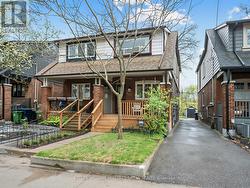 145 OAKCREST AVENUE Toronto, ON M4C 1B8