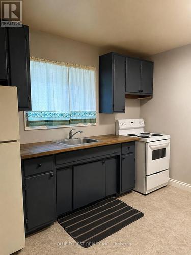lower unit kitchen - 23 Barnes Street, St. Thomas, ON - Indoor