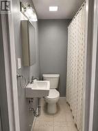 upper unit washroom - 