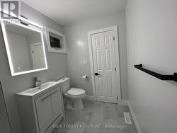 back unit bathroom - 