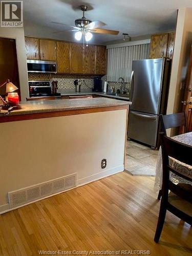 3331 Glenwood Avenue, Windsor, ON - Indoor Photo Showing Kitchen