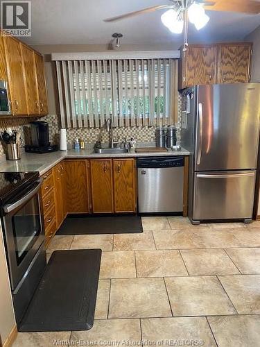 3331 Glenwood Avenue, Windsor, ON - Indoor Photo Showing Kitchen With Stainless Steel Kitchen With Double Sink