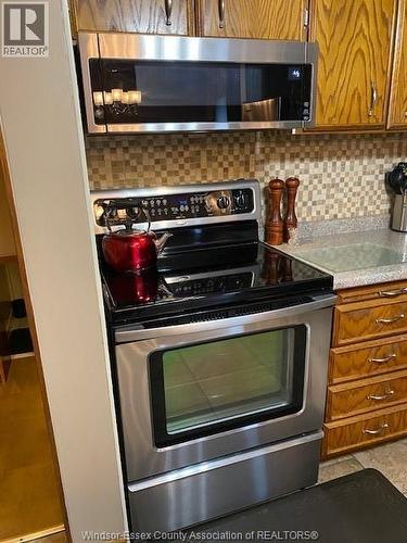 3331 Glenwood Avenue, Windsor, ON - Indoor Photo Showing Kitchen