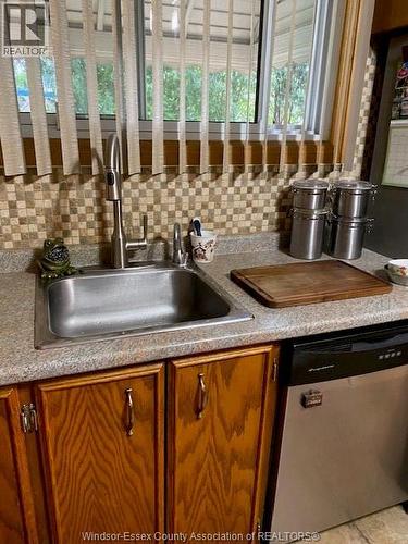 3331 Glenwood Avenue, Windsor, ON - Indoor Photo Showing Kitchen