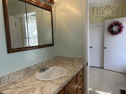 7613 Highway 215, Cambridge, NS 