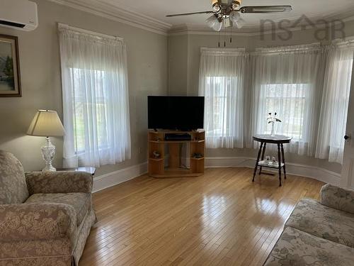 7613 Highway 215, Cambridge, NS 