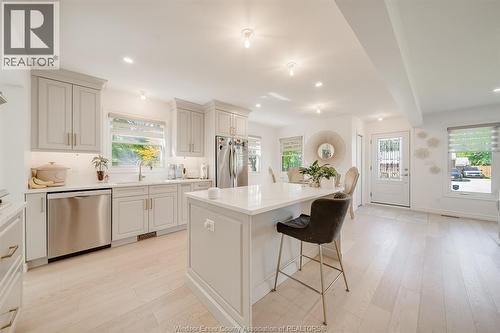 3094 Bruce, Windsor, ON - Indoor Photo Showing Kitchen With Upgraded Kitchen