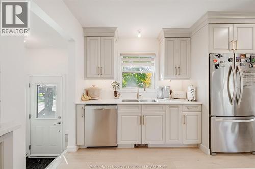3094 Bruce, Windsor, ON - Indoor Photo Showing Kitchen