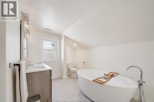 3094 Bruce, Windsor, ON - Indoor Photo Showing Bathroom