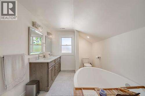 3094 Bruce, Windsor, ON - Indoor Photo Showing Bathroom