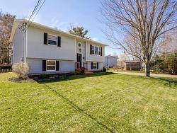 53 Sunset Drive Kingston, NS B0P 1R0