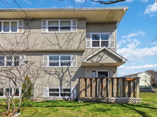 16 Theakston Avenue  Halifax, NS B3R 1R9