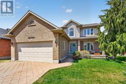 285 THORNE DRIVE Strathroy-Caradoc (Ne), ON N7G 4C9