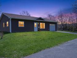 17 Moore Street  Truro, NS B2N 4N8