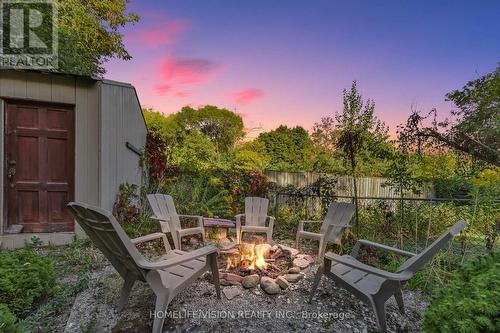 S'mores moment - 255 Cedar Avenue, Richmond Hill, ON - Outdoor With Exterior