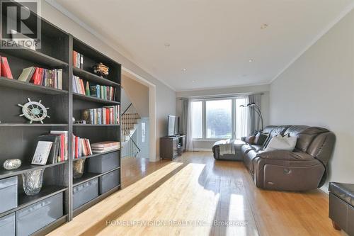 255 Cedar Avenue, Richmond Hill, ON - Indoor Photo Showing Living Room