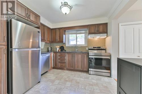 255 Cedar Avenue, Richmond Hill, ON - Indoor Photo Showing Kitchen
