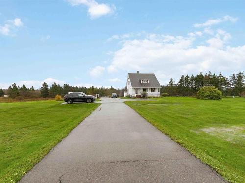 3662 Highway 1, St. Bernard, NS 