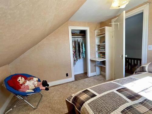 202 White Point Road, Liverpool, NS - Indoor Photo Showing Bedroom
