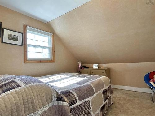 202 White Point Road, Liverpool, NS - Indoor Photo Showing Bedroom