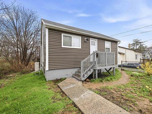 6 Sylvia Avenue  Halifax, NS B3R 1J8
