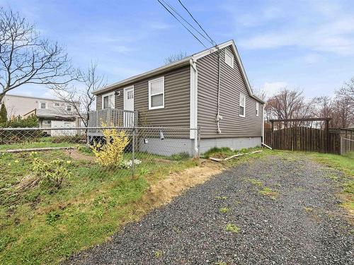 6 Sylvia Avenue, Halifax, NS 