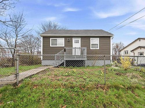 6 Sylvia Avenue, Halifax, NS 