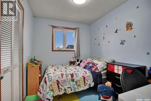 226 Davies Road, Saskatoon, SK - Indoor Photo Showing Bedroom