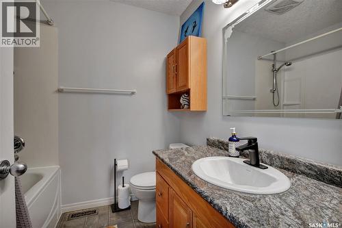 226 Davies Road, Saskatoon, SK - Indoor Photo Showing Bathroom