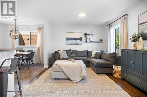 21 Pear Tree Avenue, St. Thomas, ON - Indoor Photo Showing Living Room