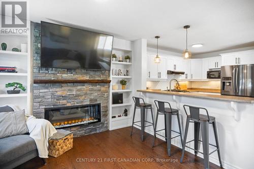 21 Pear Tree Avenue, St. Thomas, ON - Indoor With Fireplace