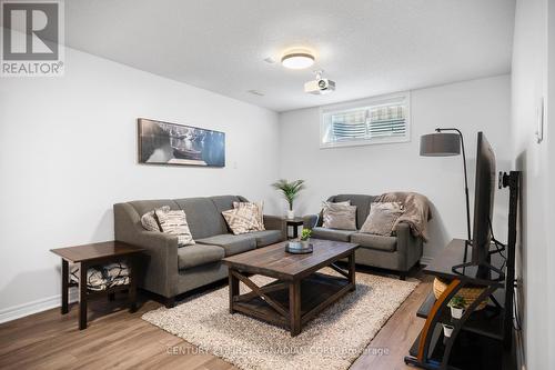 21 Pear Tree Avenue, St. Thomas, ON - Indoor Photo Showing Living Room