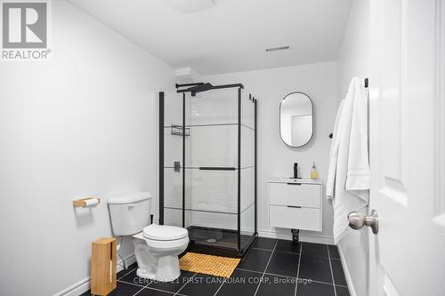 21 Pear Tree Avenue, St. Thomas, ON - Indoor Photo Showing Bathroom