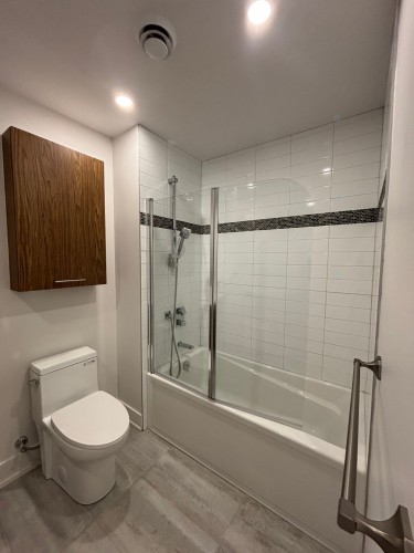Bathroom - 202-30 Rue D'Ambre, Candiac, QC - Indoor Photo Showing Bathroom